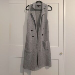 Grey long sweater “Gile” vest with pockets size small.